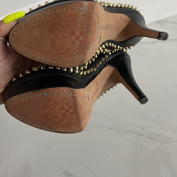 Vince Camuto stud heels - Picture 7 of 8
